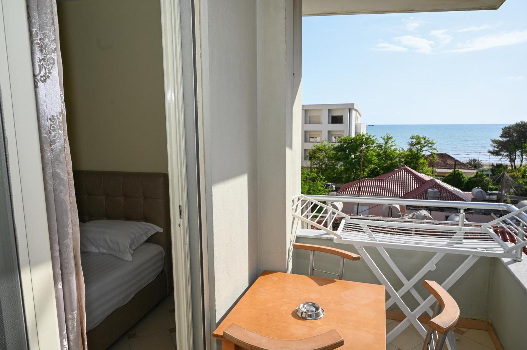 Hotel Vila Emes Дуррес Номер фото