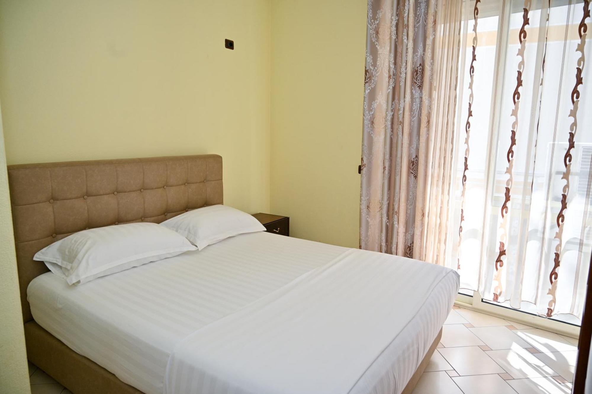 Hotel Vila Emes Дуррес Номер фото