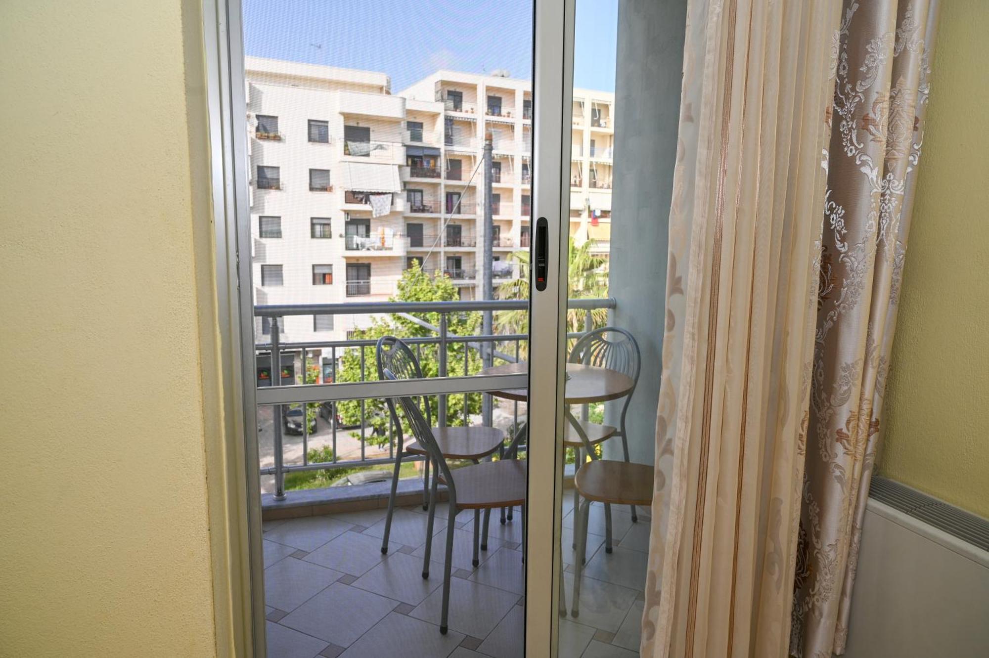 Hotel Vila Emes Дуррес Номер фото