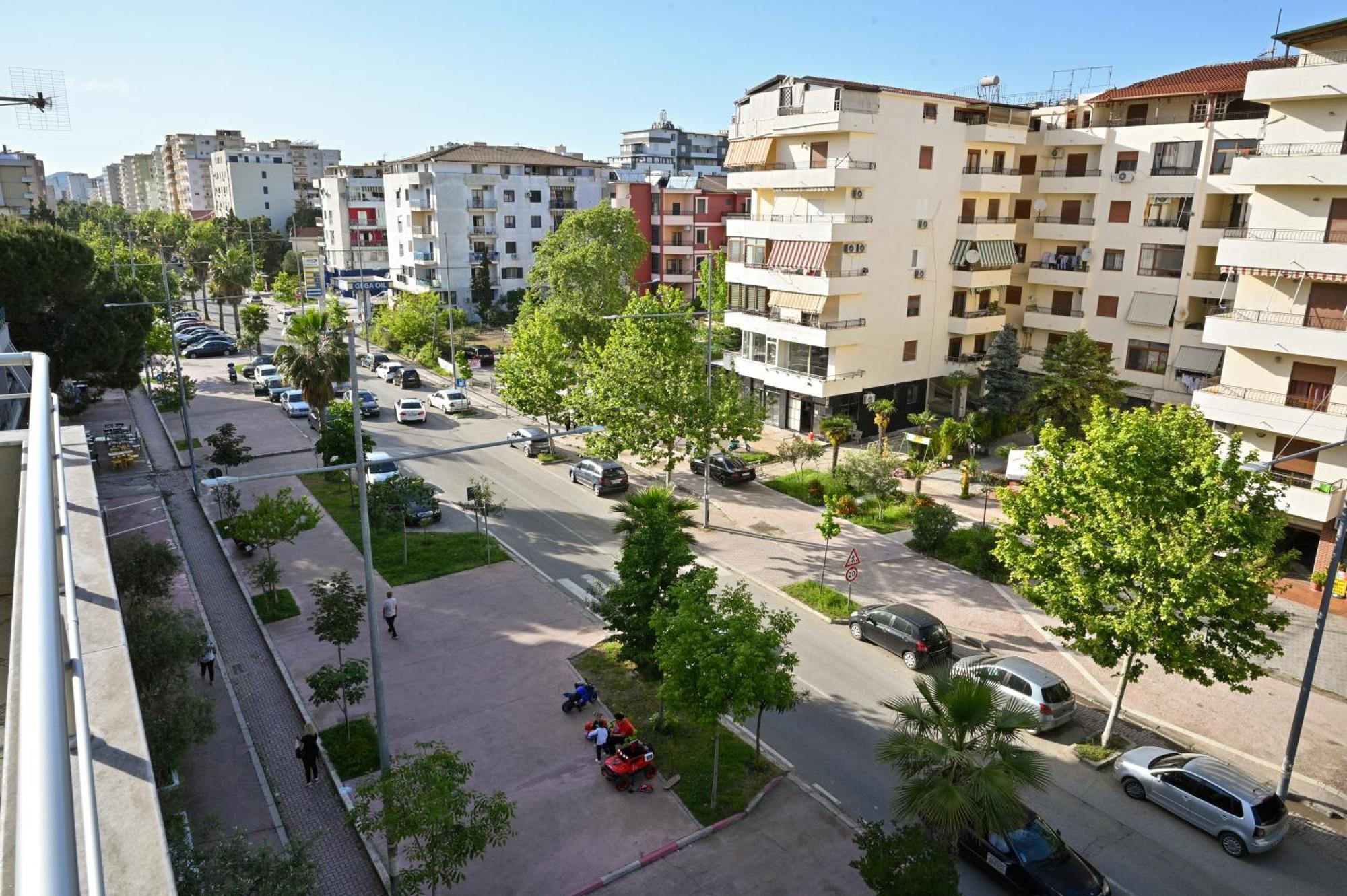 Hotel Vila Emes Дуррес Экстерьер фото