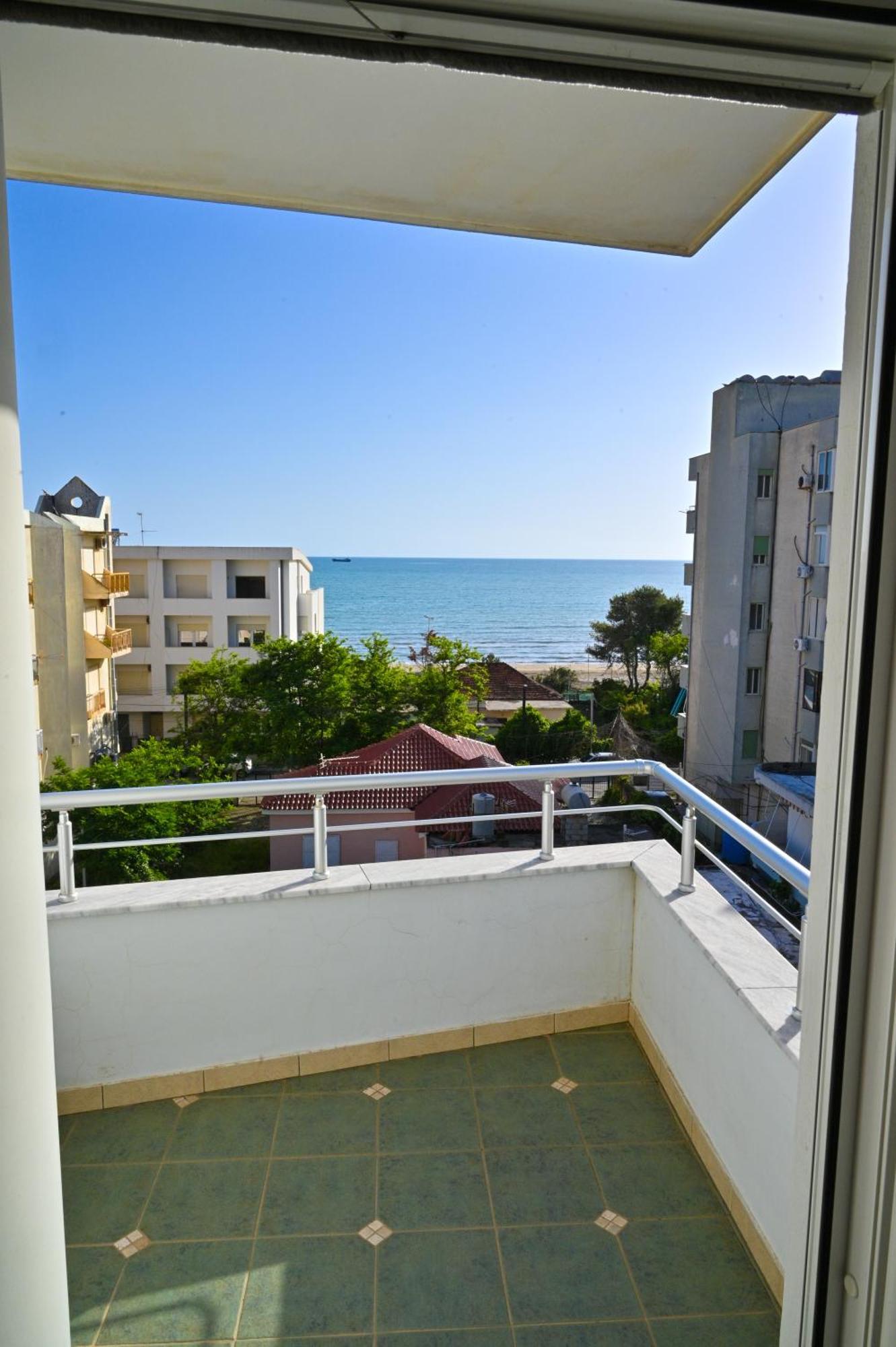 Hotel Vila Emes Дуррес Экстерьер фото
