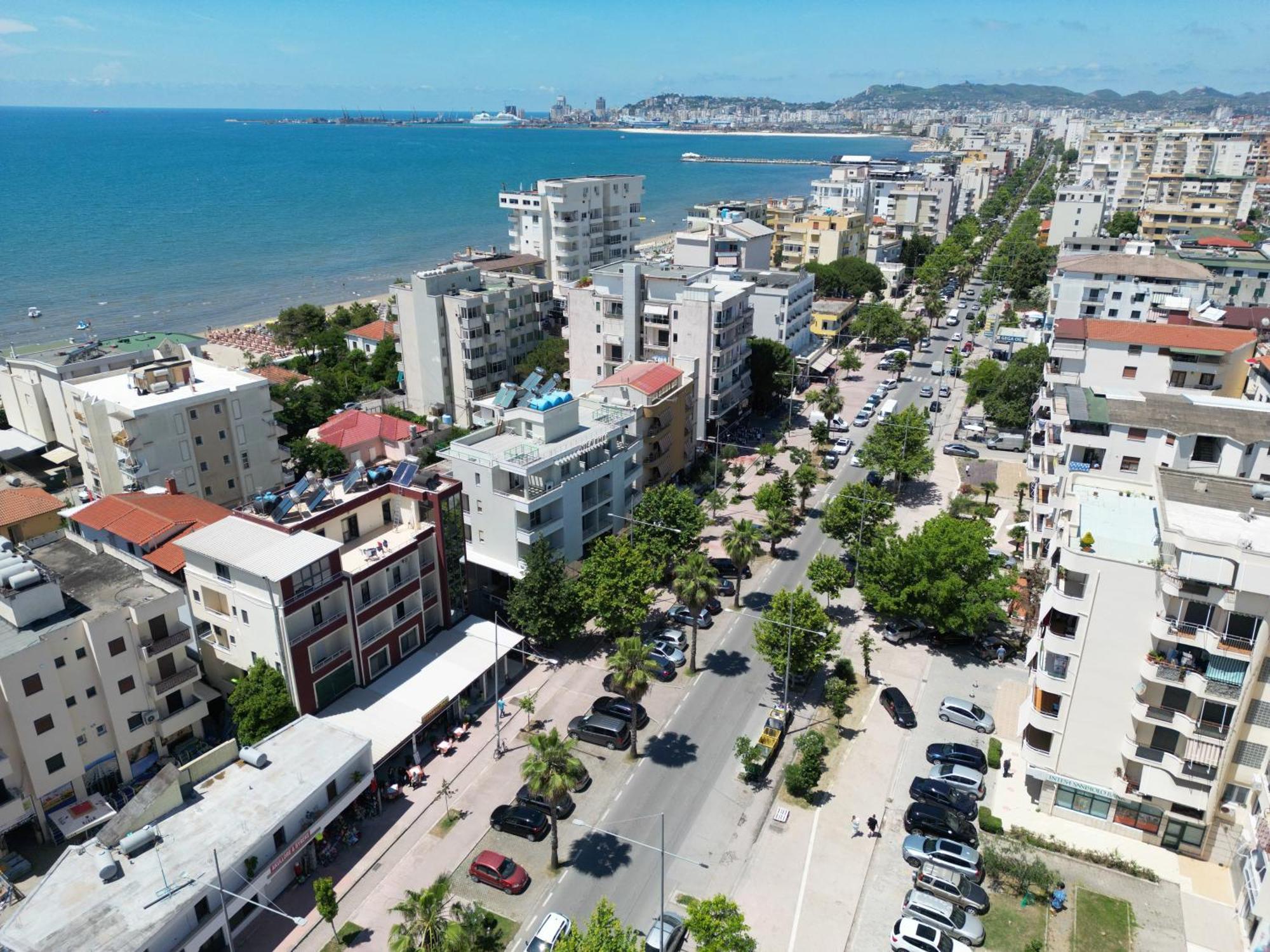 Hotel Vila Emes Дуррес Экстерьер фото